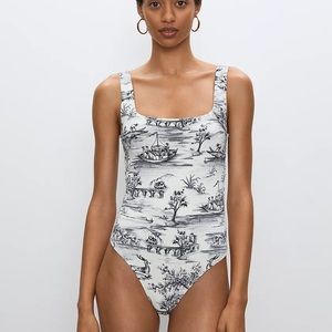 Aritzia Babaton Contour Bodysuit
Square neck, thong cut